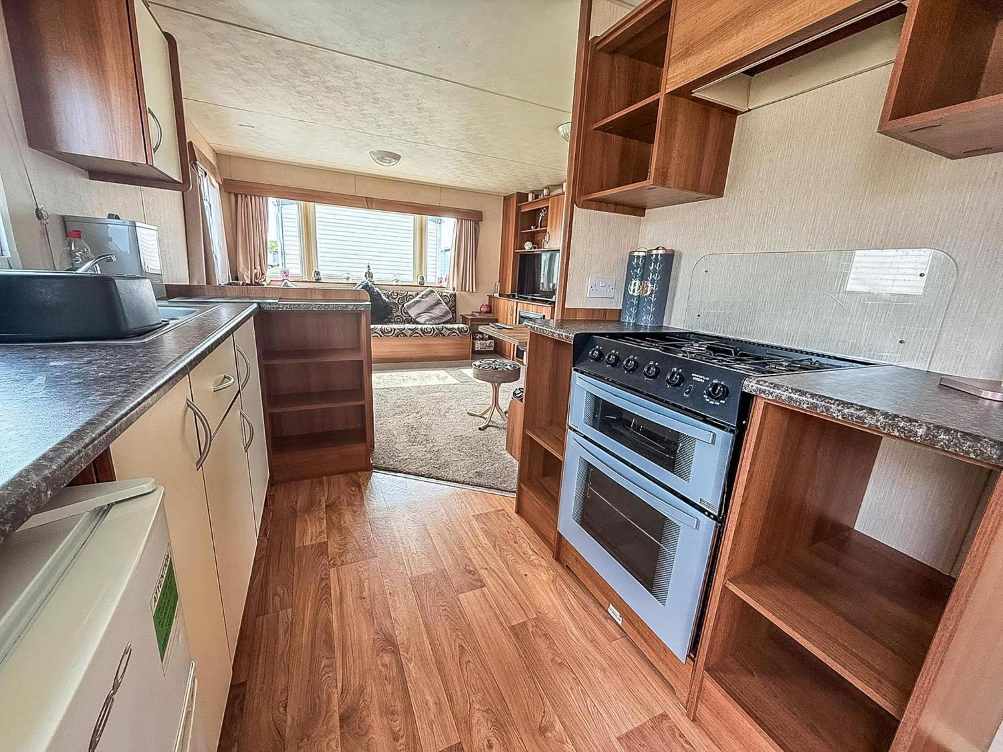 8 Berth Caravan With Decking At Sunnydale In Lincolnshire Ref 35087S Louth  Exterior photo