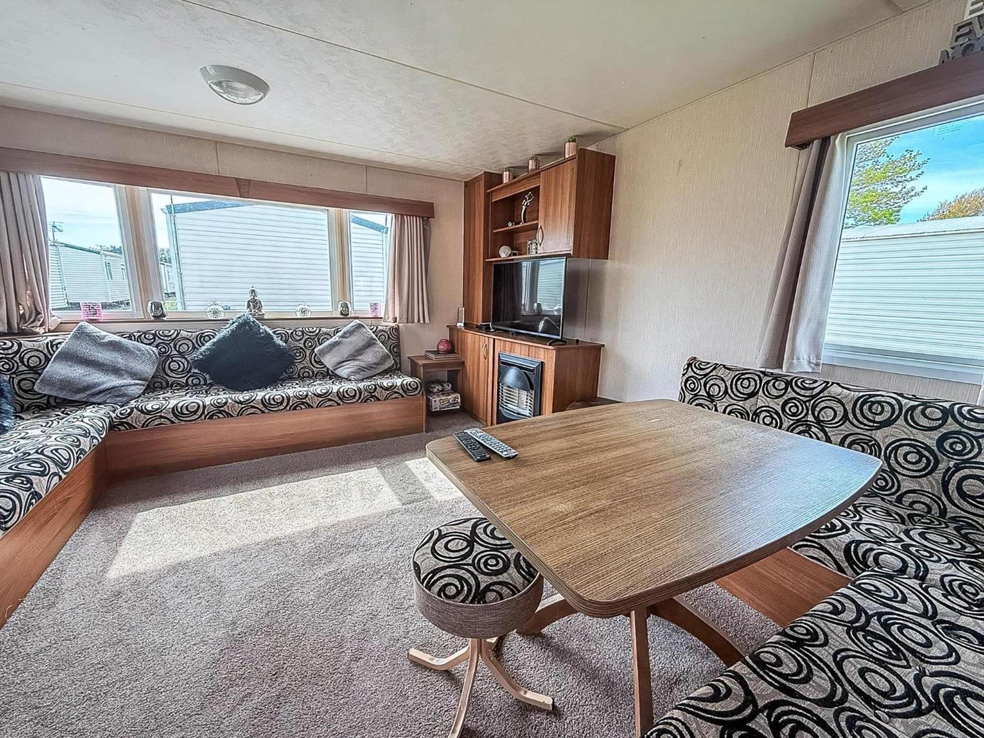 8 Berth Caravan With Decking At Sunnydale In Lincolnshire Ref 35087S Louth  Exterior photo
